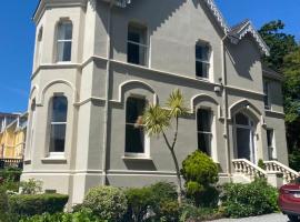 Oakhurst Guesthouse, nhà khách ở Cobh
