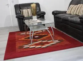 Apartment - Sleeps 4 - Garden - Parking