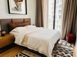 Newton’s Place - Luxury styled 2 BD Apartment