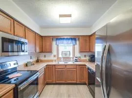 Welcoming Condo in Davenport Central Location!