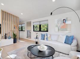 Dazzling Modern Home Close to Downtown Palo Alto and Stanford，門洛公園的飯店