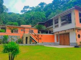 Casa tia Rosa hospedagem familiar – hotel w mieście Guapimirim
