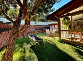 NEW Beautiful San Diego Mid-Century Treehouse, villa in Spring Valley