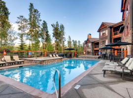 BlueSky Breckenridge, hotel cerca de Snowflake Chair, Breckenridge