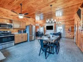 Private Hot Tub, Arcade Game Bee Spring Cabin