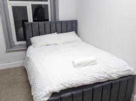 cozy double rm9, homestay ở Oldham