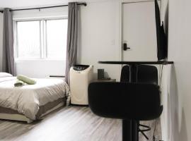 Studio apartment with 1 bed - 242 – apartament w mieście Brossard