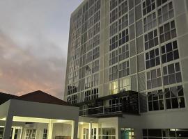 Finest Accommodation Apt #408 Bayfront Villa Portmore St Catherine, hotel v destinaci Portmore