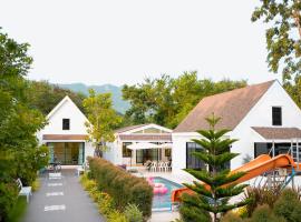 Chamonte Pool Villa Khao Yai，Ban Muak Lek Nai的小屋