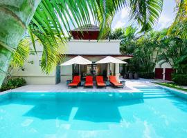 Beautiful 3br 380sqm Pool Villa Walk To Bangtao Beach and Catch club, hotelli kohteessa Ban Thalat Choeng Thale
