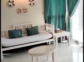 Renovated 2 Bedroom Seavilla for 6pax, hotel in Pantai Cenang