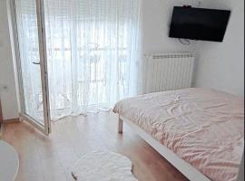 Rooms Lida & Friendly home, hotel v mestu Plav