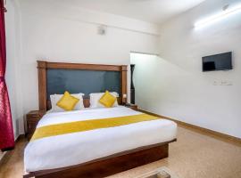 FabHotel Abrigo Residency، فندق في مونار