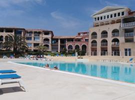 Appartement T2 avec piscine a 100 m de la plage, rodinný hotel v destinaci Six-Fours-les-Plages