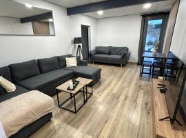 Maison centre ville avec jardin, готель у місті Шаллан