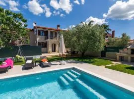Villa Pietra for 6 people near Fažana with sea view - children playground & pet friendly