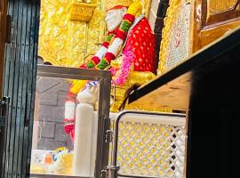 ์ฌ๋ฅด๋์ ์์นํ ํธํ
GRK Hotel - Near Shri Saibaba Temple