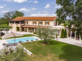 Villa Viscum in Central Istria for 8 persons with large garden - pet friendly, cabaña o casa de campo en Pazin