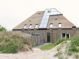 Apartment in authentic rural farmhouse, hótel í Callantsoog