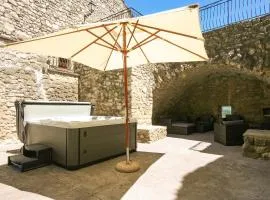 La Closerie D'Escalin gîte 12 personnes et Jacuzzi