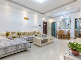 Family stay Apartement Livable East City, דירה בHuainan