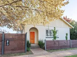 The Orange Door Mudgee -a spacious home in town