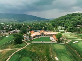 Waynesville Inn and Golf Club, Tapestry Collection by Hilton, hotel in Waynesville