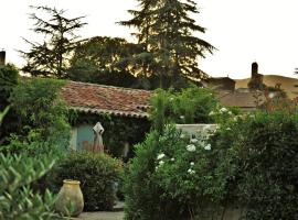 Le Chat Sur Le Toit, bed and breakfast en Lourmarin