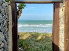 Casa Búzios pé na areia