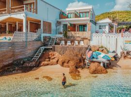 Akina Beach Resort KohLarn อกินะบีช รีสอร์ทเกาะล้าน, vila v destinaci Ko Larn