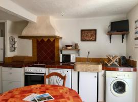 Studio Lou Rigaou, hotel v destinaci Comps-sur-Artuby