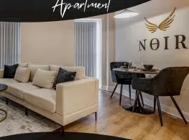 NOIR - Leeds City Centre Apartment
