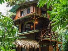 Finca Chica Lodge & Villas, cabin in Puerto Viejo