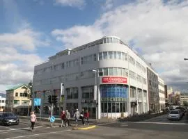 101 Guesthouse Hotel、にあるレイキャビク国内空港 - RKVの周辺ホテル