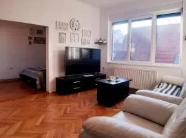 APARTMENT POPS 2