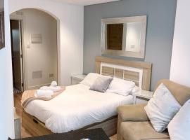 Delightful City Centre Studio Clarendon Apartment - Grand Central House, hotel near Cathedral of Saint Mary the Crowned, Gibraltar