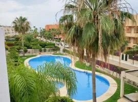 Ático dúplex con piscina privada y vistas al mar!