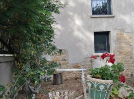 L'Embellie un gîte tout confort et cocooning: Villefranche-sur-Saône şehrinde bir ucuz otel