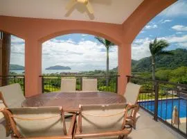 Alta Vista 2C 3bdr 3 bath by Stay in CR