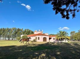 Casaquinta Haras El Tropicano, отель в городе Баия-Бланка