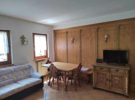 Casa Lita e Jay a Vinigo (025066-LOC-00080), готель з парковкою у місті Vinigo