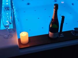 Loft/Jacuzzi L'instant, lejlighed i Saint-Valéry-en-Caux