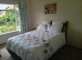 BEDFORDVIEW B&B ENTIRE ONE BEDROOM CLUSTERs, hotel with parking in Bedfordview