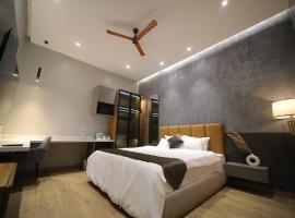 The Cozy Chaos, pet-friendly hotel in Agra