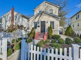 Charming Valley Stream Home 24 Mi to Central Park