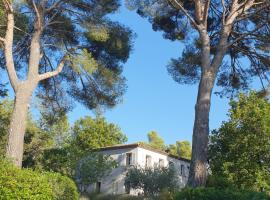 Lou Pantai, Bed and breakfast, Double Bedroom, smještaj s doručkom u gradu 'Aix-en-Provence'