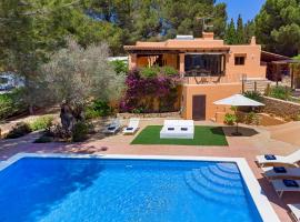 Villa in San Rafael Sleeps 12, vakantiehuis in Ses Paisses