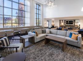 Staybridge Suites Denver - Cherry Creek, an IHG Hotel, хотел в района на Cherry Creek, Денвър