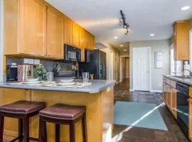 Union Duplex Cove and Woods in Salt Lake with Hot Tub