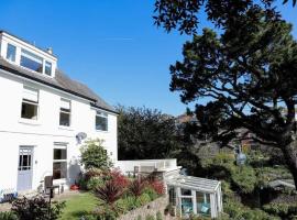 Little Oasis with Sea Views, hotel em Stoke Fleming